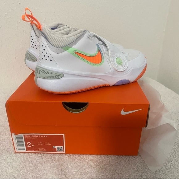 Nike Team Hustle D 11 PS [DV8994-103] Preschools Basketball Shoes 2Y White - Picture 1 of 8